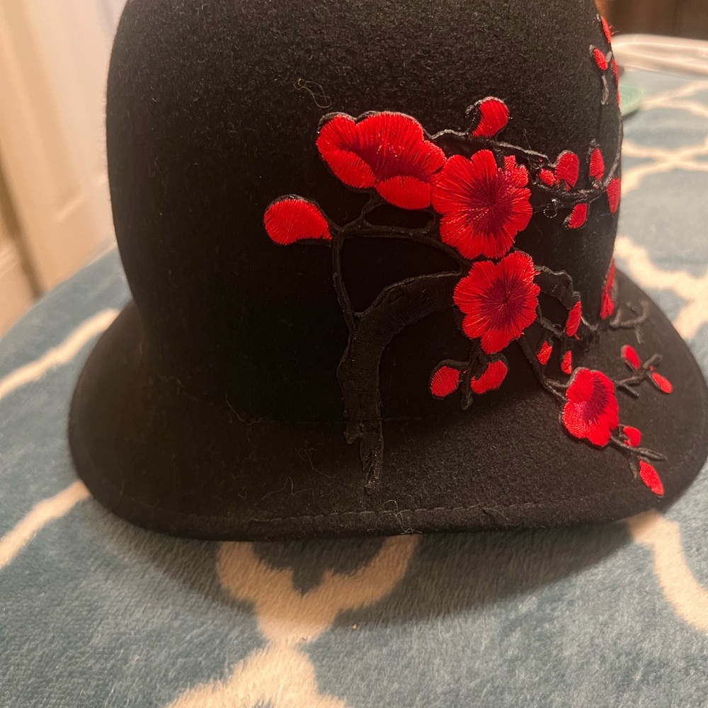 Callanan Black Hat with Gold Label - Picture 3 of 3